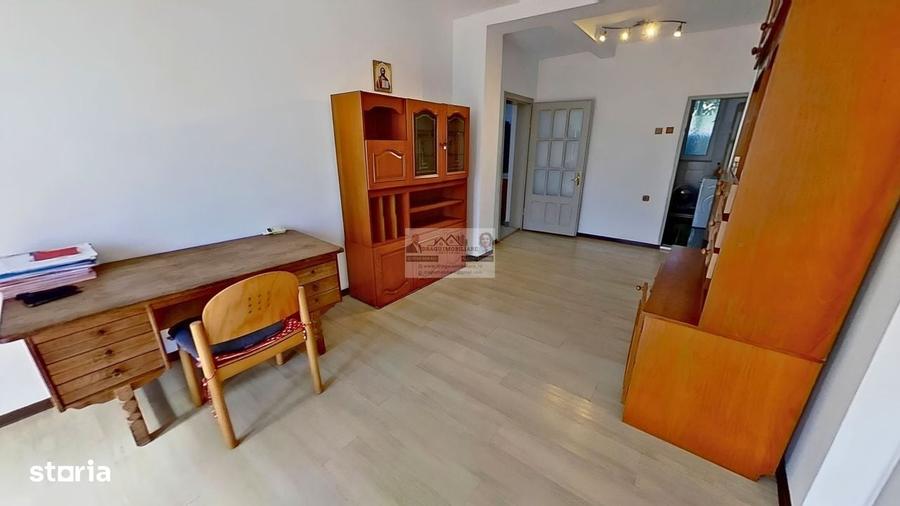 Casă cu 3 camere în Central