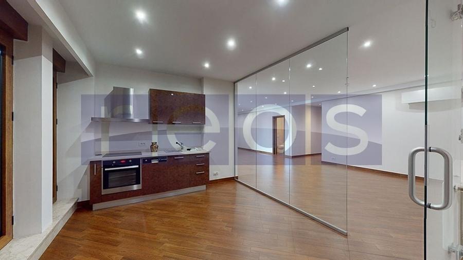 Apartament cu 3 camere decomandat în Beller