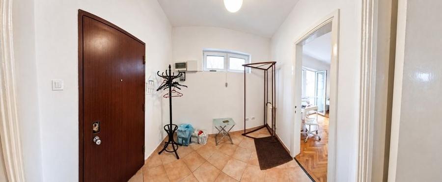 Apartament cu 3 camere semidecomandat în Grădina Icoanei