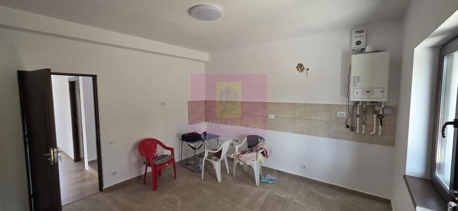 Vila cu 4 camere de vanzare in Brebu - 8