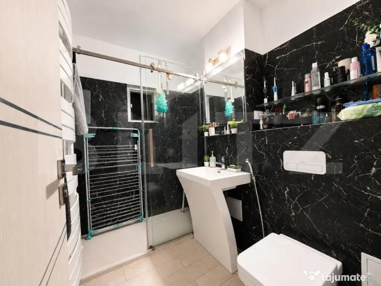 Apartament cu 2 camere semidecomandat în 1 Mai
