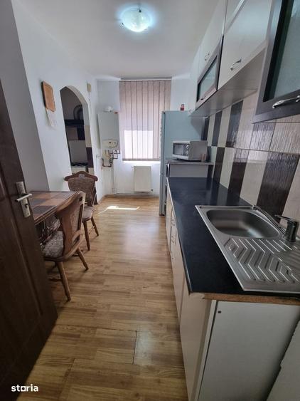 Apartament cu 3 camere decomandat în Onești