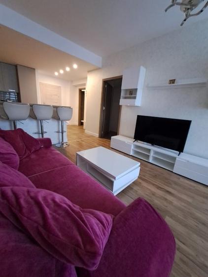 Apartament cu 2 camere, mobilat în Central