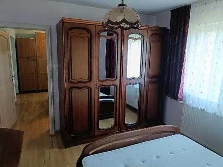 Apartament cu 3 camere decomandat în Petros