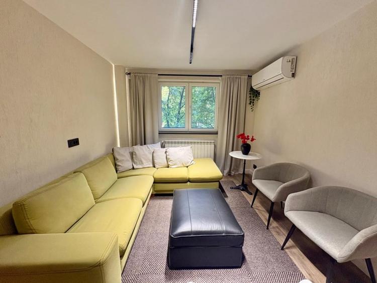 Apartament cu 2 camere semidecomandat, mobilat în Victoriei