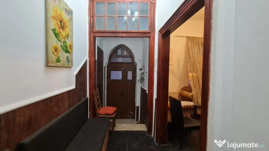 Casă cu 5 camere cu Teren 226 Mp în Central