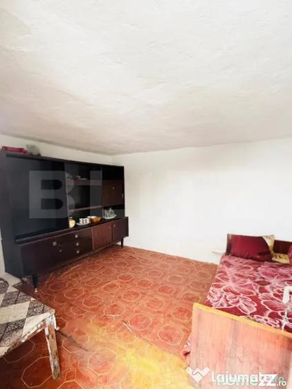Casă cu 3 camere cu Teren 1948 Mp în Central