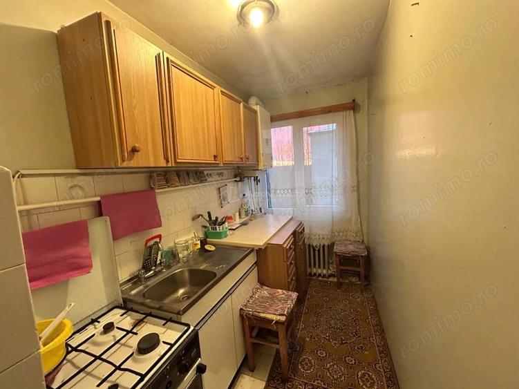 Apartament cu 3 camere semidecomandat în Central