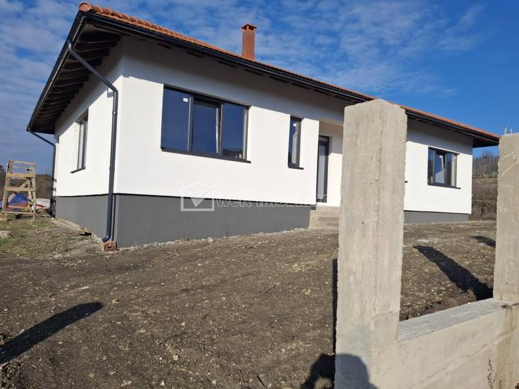 Casă cu 3 camere cu Teren 125 Mp în Aeroport