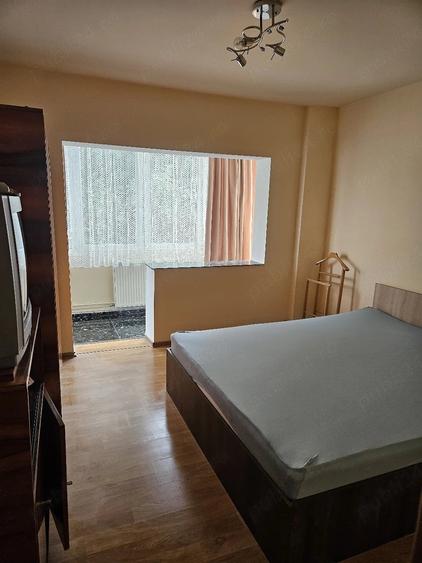 Apartament cu 2 camere decomandat în Plăvăț II
