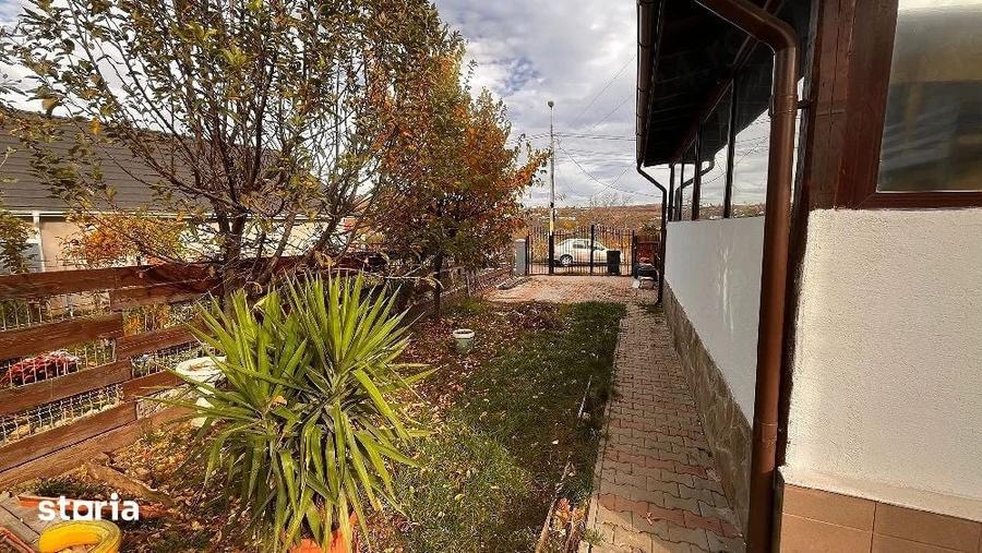 Apartament cu 3 camere decomandat în Bucium