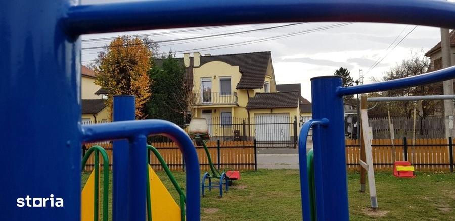 Casă cu Teren 329 Mp în Trei Stejari