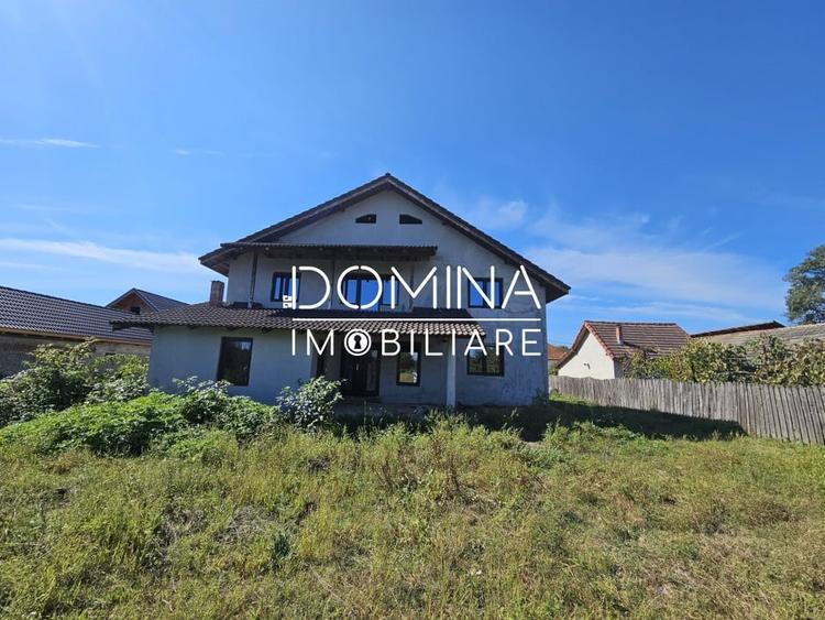 Casă individuală cu 5 camere cu Teren 3317 Mp în Peștișani