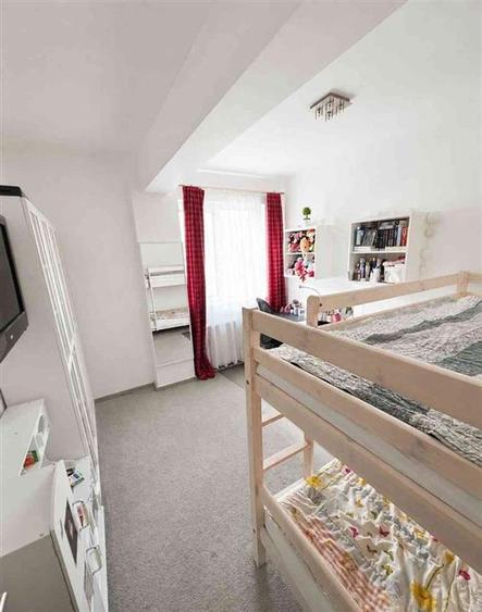 Apartament cu 3 camere decomandat, mobilat în Turnișor
