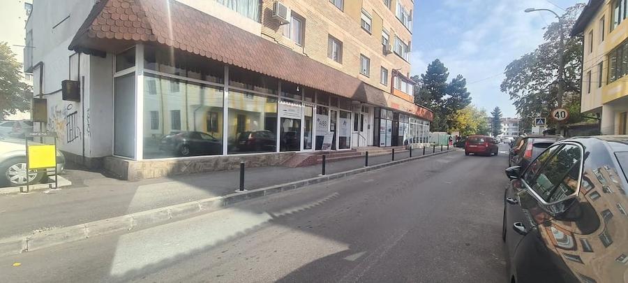 Spațiu comercial, de 90 mp, în Central