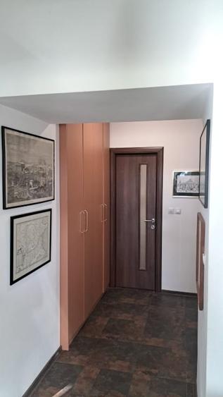 Apartament cu 3 camere decomandat, mobilat în Dallas