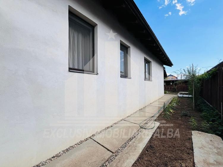 Duplex cu 3 camere cu Canalizare în Ampoi 3