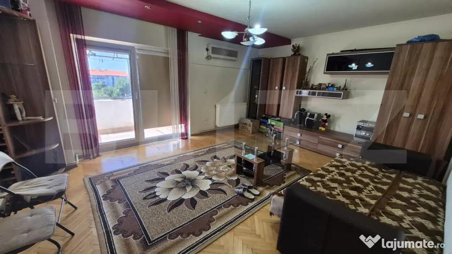 Apartament cu 3 camere decomandat în Carpați 2