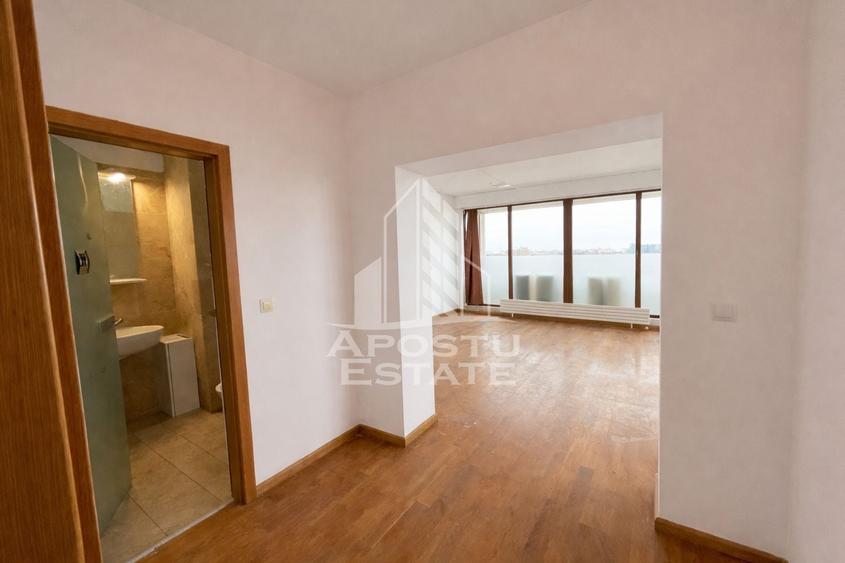 Birou, de 143 mp, în Complex Studențesc