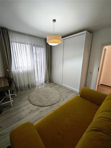 Apartament cu 3 camere decomandat, mobilat în Central