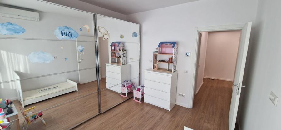 Apartament cu 3 camere decomandat, mobilat în Sisești