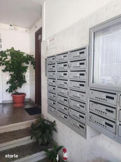 Apartament cu 3 camere semidecomandat în Pantelimon