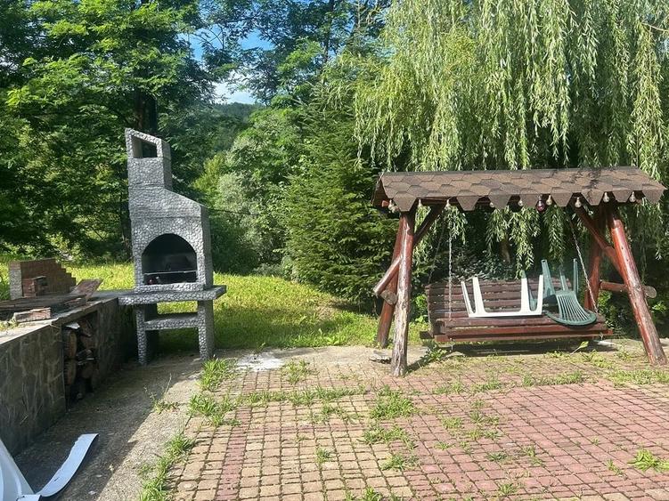 Casă cu Teren 1183 Mp în Vârfuri
