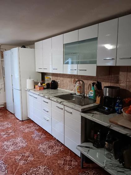 Casă cu 2 camere cu Teren 1000 Mp în Cornești (Crăciunești)