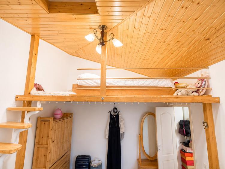 Casă individuală cu 5 camere cu Piscina în Bucureștii Noi
