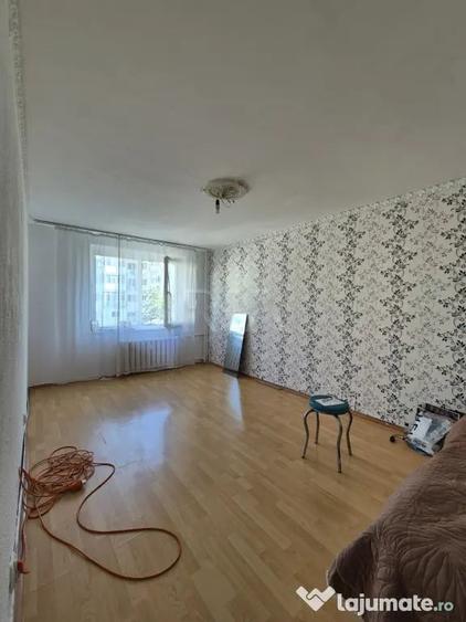 Apartament cu 3 camere decomandat în Basarabia