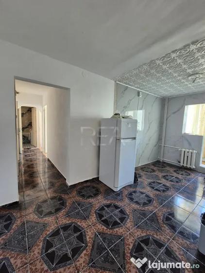Apartament cu 3 camere decomandat în Basarabia