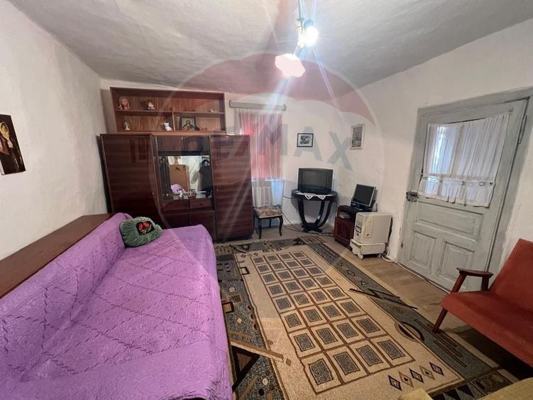 Casă cu 4 camere cu Teren 1000 Mp în Mihălceni