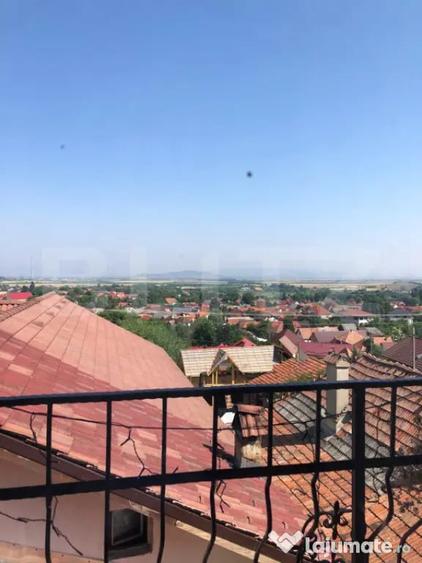 Casă cu 7 camere cu Teren 200 Mp în Săcele