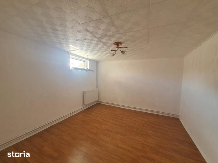 Casă cu 6 camere cu Teren 198 Mp în Berceni