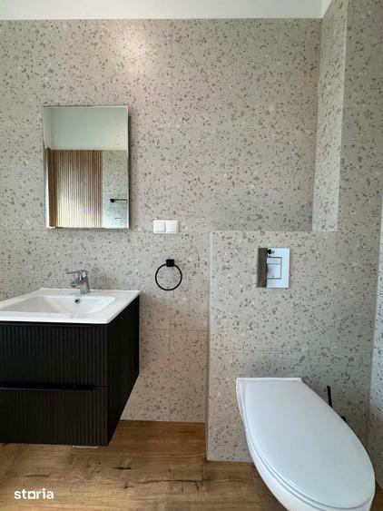 Apartament cu 2 camere semidecomandat în Botizului