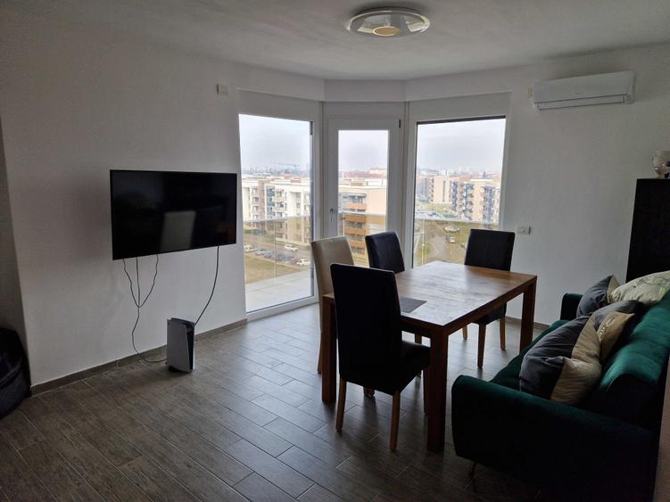Apartament cu 3 camere decomandat în Central