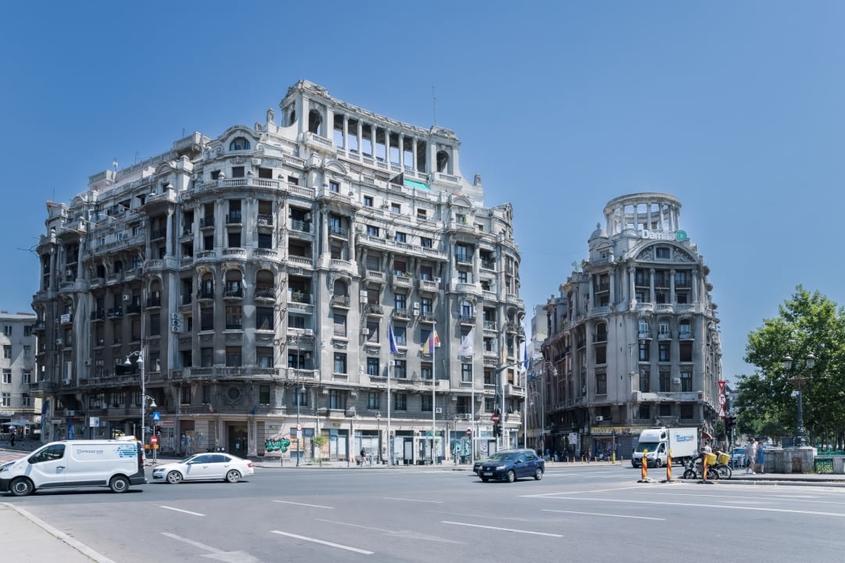 Apartament cu 3 camere circular în P-ța Unirii
