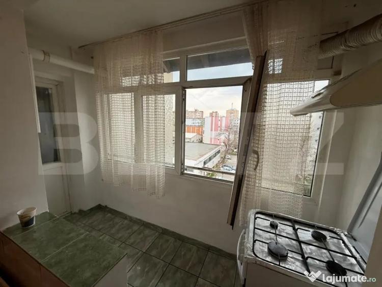 Apartament cu 2 camere semidecomandat în Craiovița Nouă