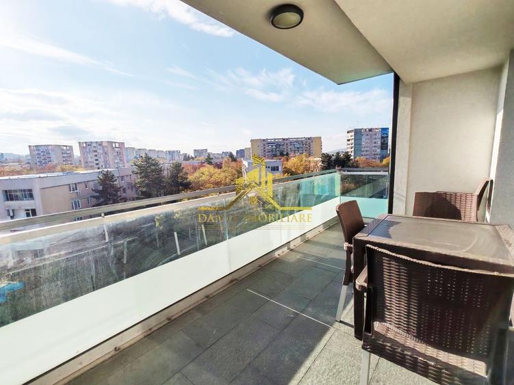 Apartament cu 3 camere semidecomandat, mobilat în Gheorgheni