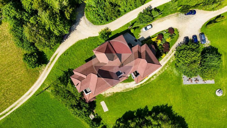 Hotel/Pensiune, de 1,200 mp, în Peștera