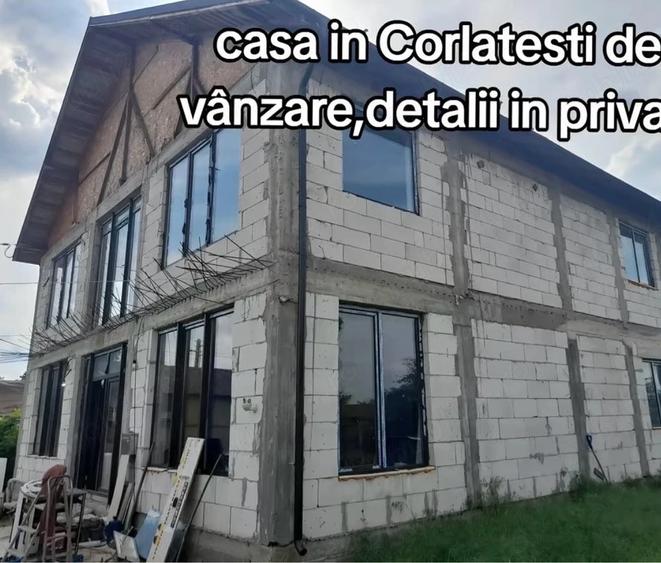 Casă cu Teren 454550 Mp în Corlătești