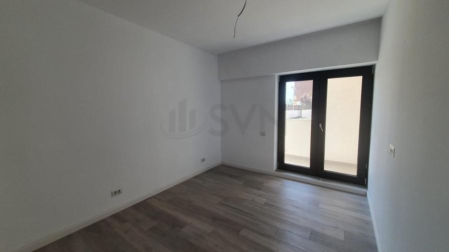 Apartament cu 4 camere decomandat în Pipera