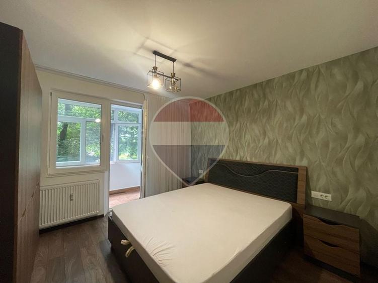 Apartament cu 2 camere semidecomandat, mobilat în Olteniței