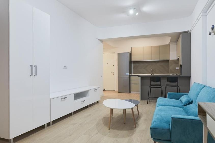 Apartament cu 2 camere decomandat, mobilat în Politehnica