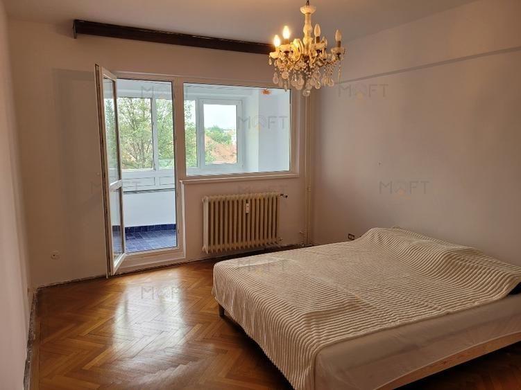 Apartament cu 3 camere decomandat în Dorobanți