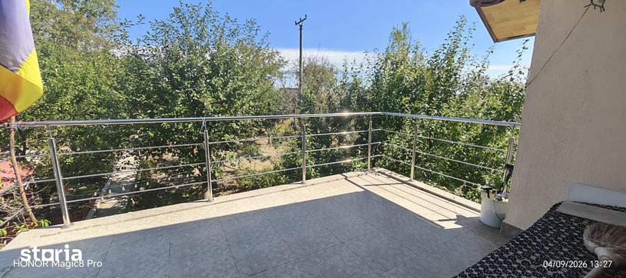 Casă cu 9 camere cu Teren 1500 Mp în Popricani