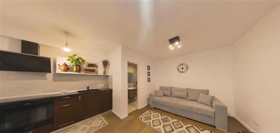 Apartament cu 3 camere decomandat în Centrul Istoric