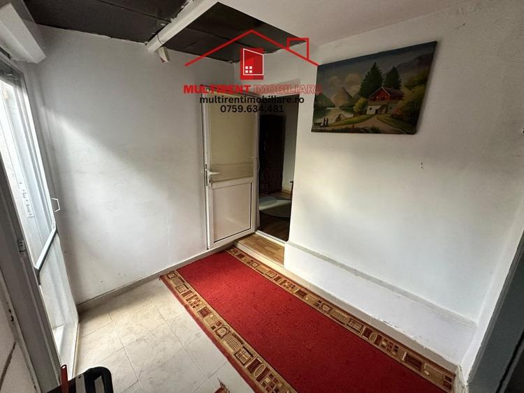 Casă individuală cu 3 camere cu Canalizare în Exterior Est