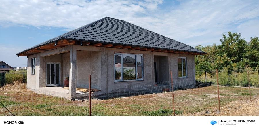 Casă cu 4 camere în Cazasu