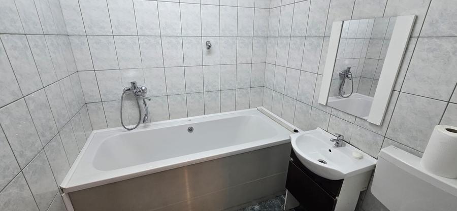 Apartament cu 4 camere semidecomandat în Brâncoveanu